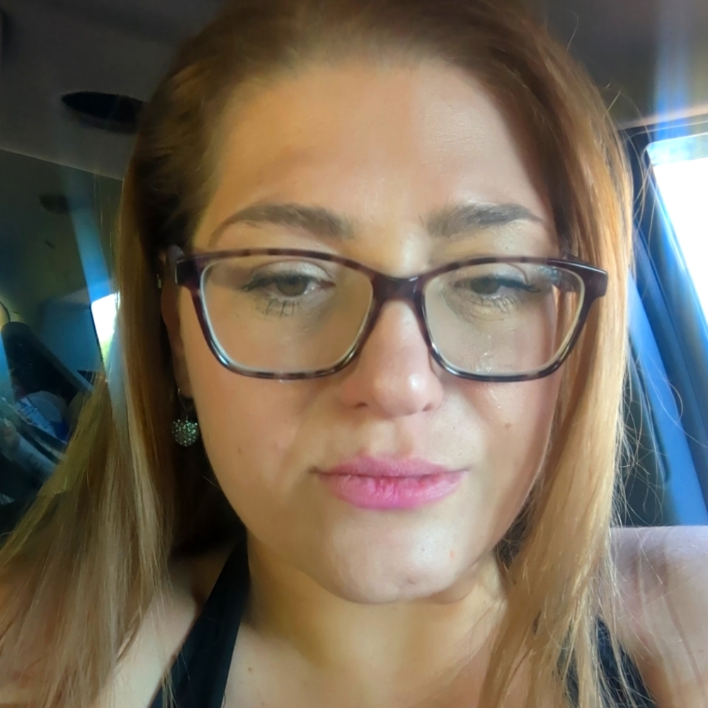 Meet your Posher, Stephanie